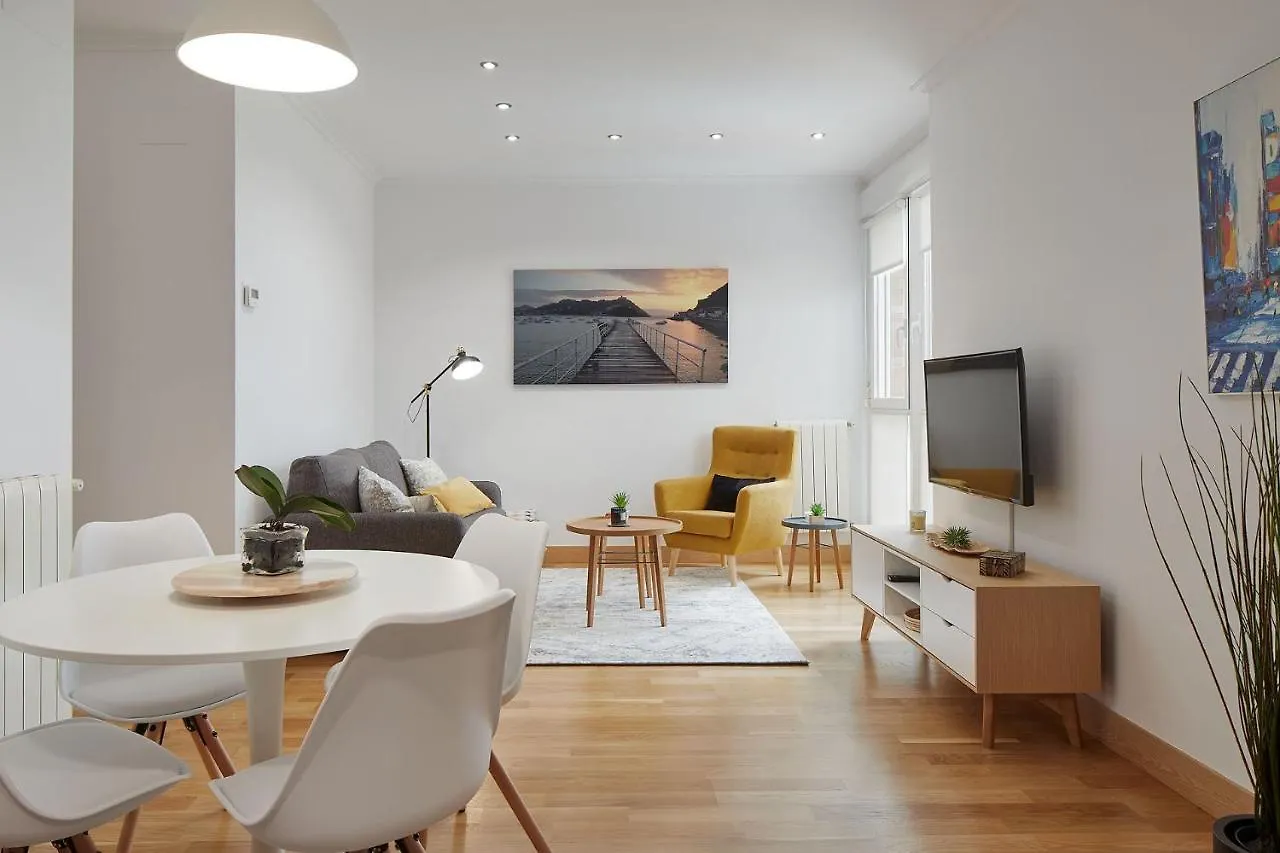 The Rentals Collection - Vaumm San Sebastian Apartment